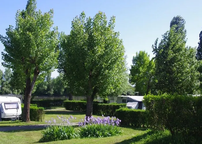 Kanopee Village